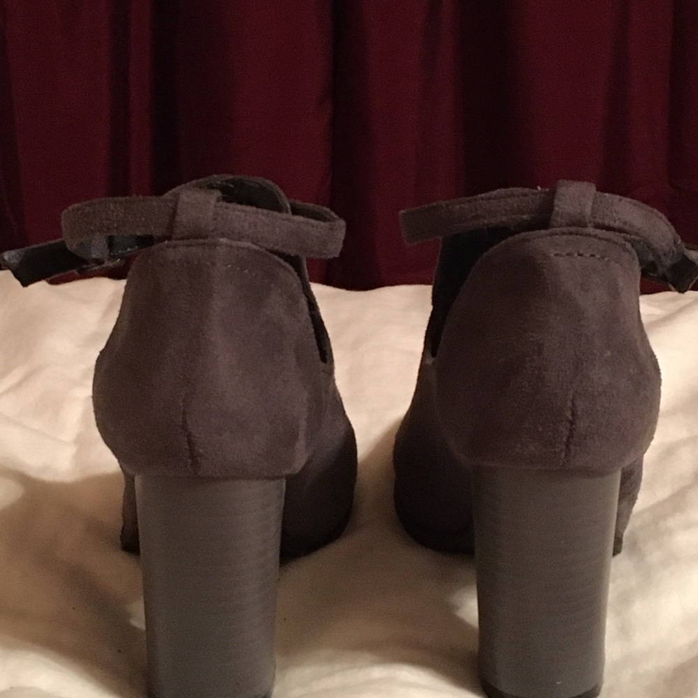 Never worn! 🔥 Women’s size 5 Sould Out Suede Boot - Picture 3 of 5